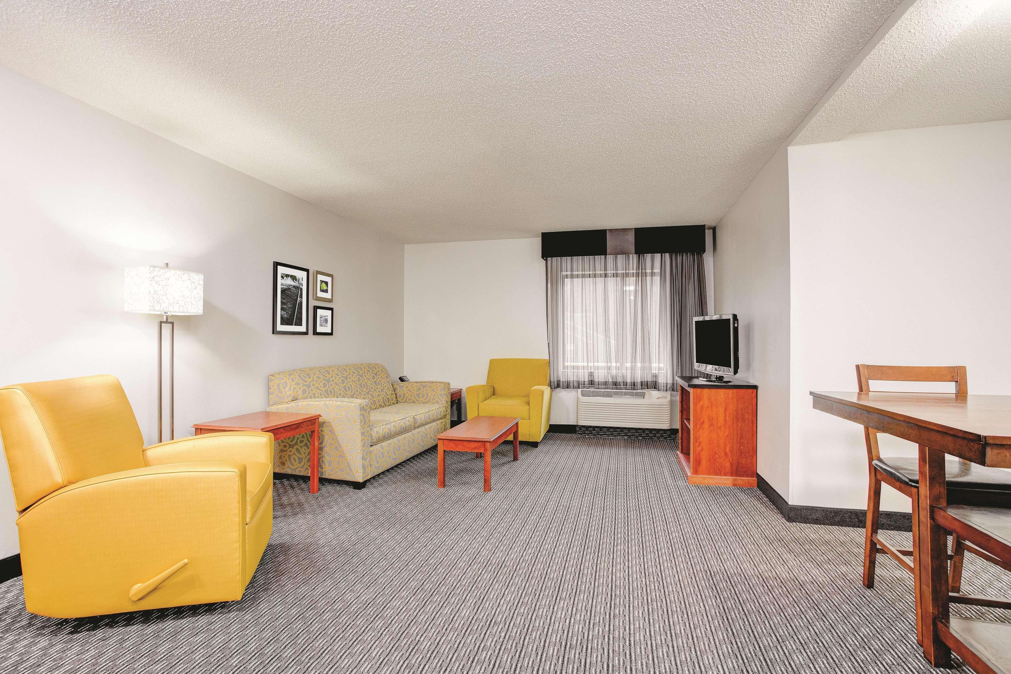 La Quinta By Wyndham Atlanta Roswell Hotell Exteriör bild
